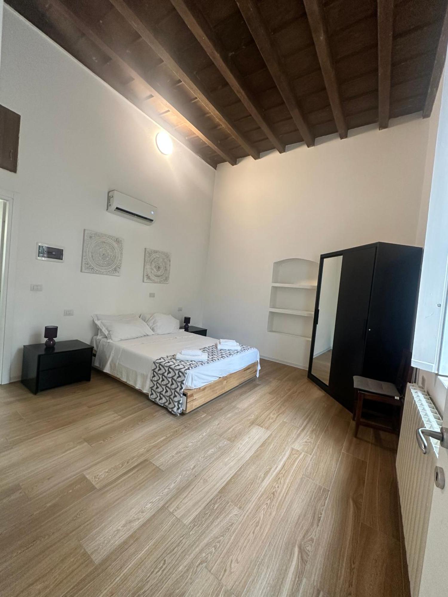 Conte Durini Apartments & Rooms Arcore Luaran gambar